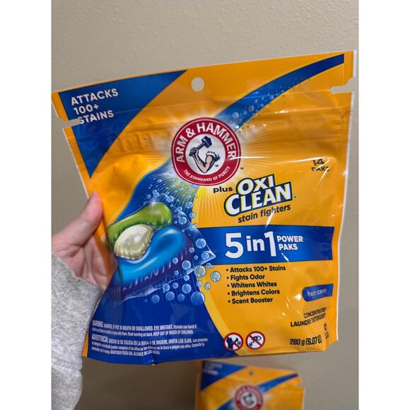 Arm & Hammer Laundry Detergent Paks - Picture 2 of 3